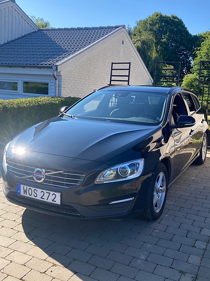 Volvo V60 2 of 5