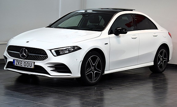 Mercedes-Benz A250 e 4 of 5