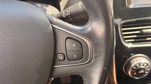 Renault Clio 14 of 30