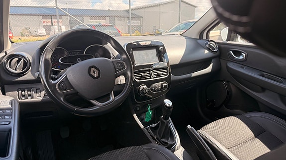 Renault Clio 9 of 30