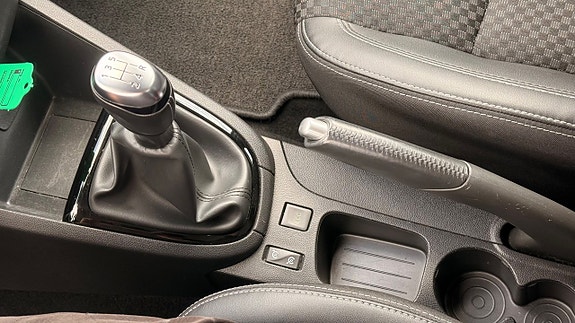 Renault Clio 22 of 30