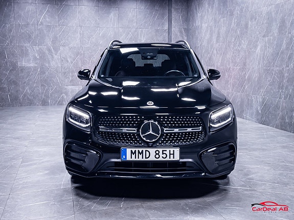 Mercedes-Benz GLB220 d 2 of 5