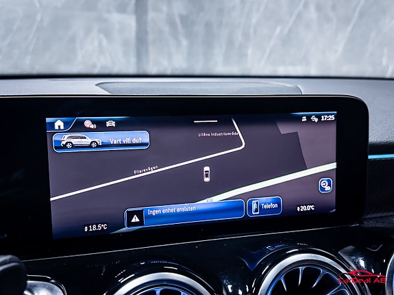 Mercedes-Benz GLB220 d 24 of 30