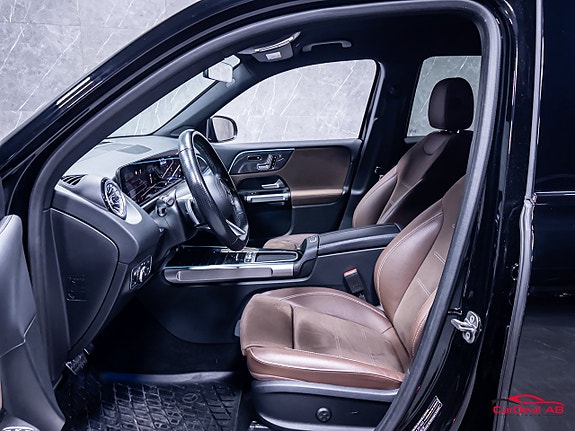 Mercedes-Benz GLB220 d 10 of 30