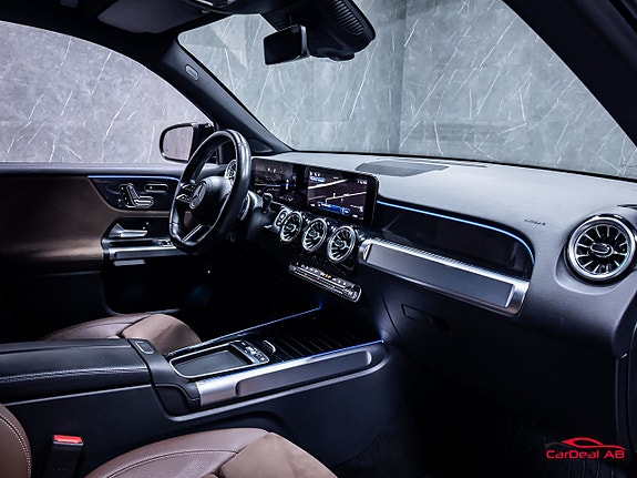 Mercedes-Benz GLB220 d 14 of 30
