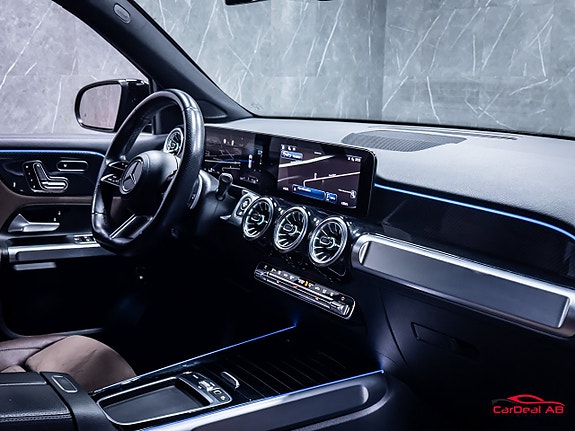 Mercedes-Benz GLB220 d 13 of 30