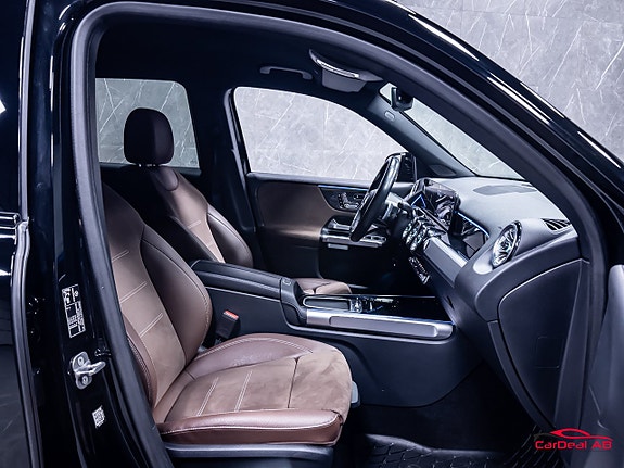 Mercedes-Benz GLB220 d 15 of 30