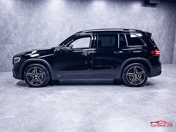 Mercedes-Benz GLB220 d 4 of 5