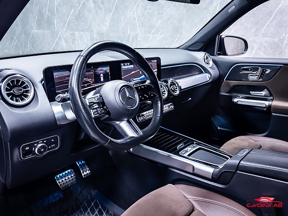 Mercedes-Benz GLB220 d 11 of 30