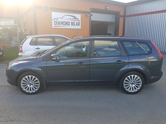 Ford Focus 2 of 5