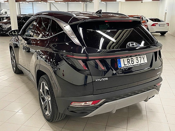 Hyundai Tucson 2 of 5