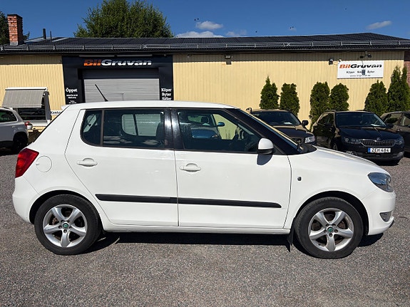 Skoda Fabia 2 of 5