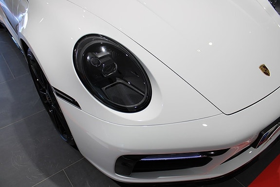 Porsche 911 Carrera 4 GTS 7 of 21