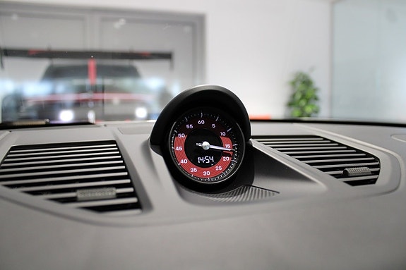 Porsche 911 Carrera 4 GTS 21 of 21