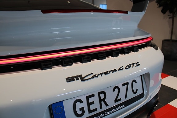Porsche 911 Carrera 4 GTS 4 of 21