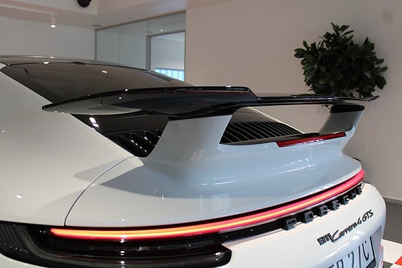 Porsche 911 Carrera 4 GTS 5 of 21
