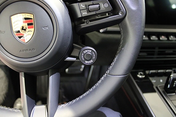 Porsche 911 Carrera 4 GTS 15 of 21