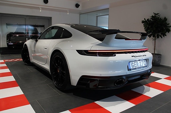 Porsche 911 Carrera 4 GTS 2 of 21