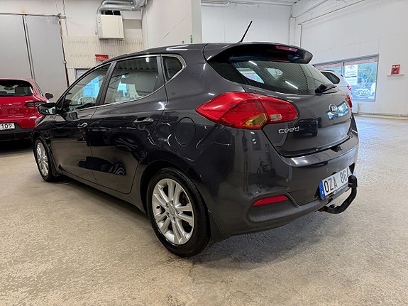 Kia Ceed 2 of 5