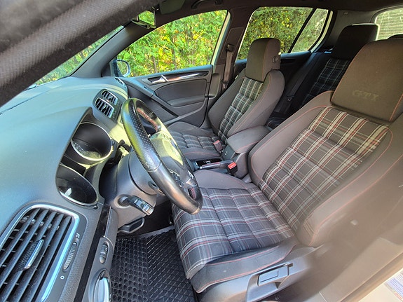 Volkswagen Golf VI 8 of 11