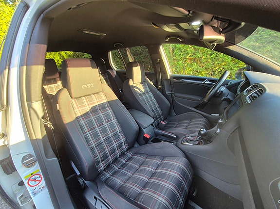 Volkswagen Golf VI 7 of 11