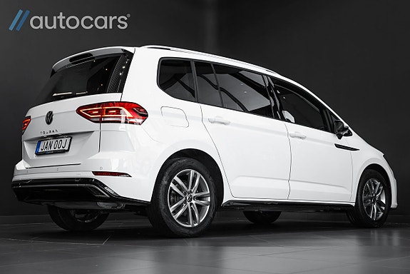 Volkswagen Touran 3 of 30