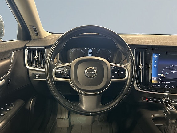 Volvo V90 Cross Country 9 of 22