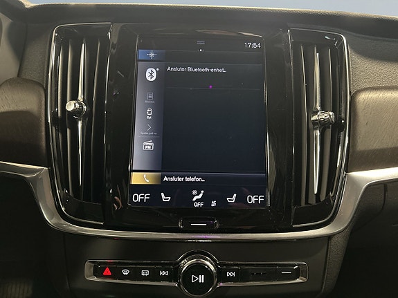 Volvo V90 Cross Country 11 of 22
