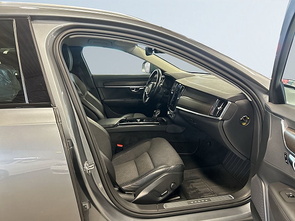 Volvo V90 Cross Country 10 of 22