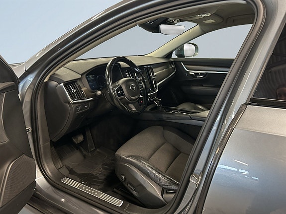 Volvo V90 Cross Country 7 of 22