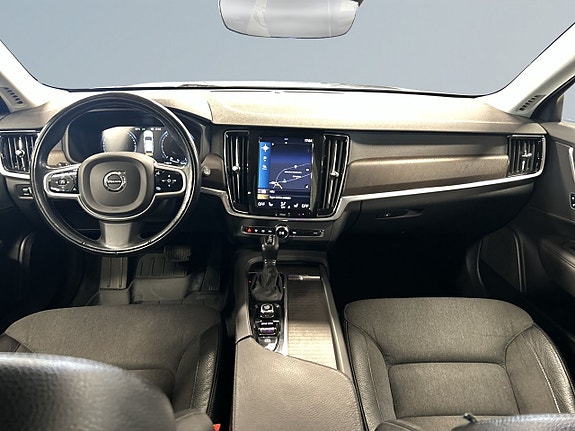 Volvo V90 Cross Country 8 of 22