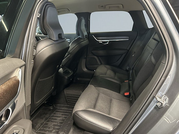 Volvo V90 Cross Country 13 of 22