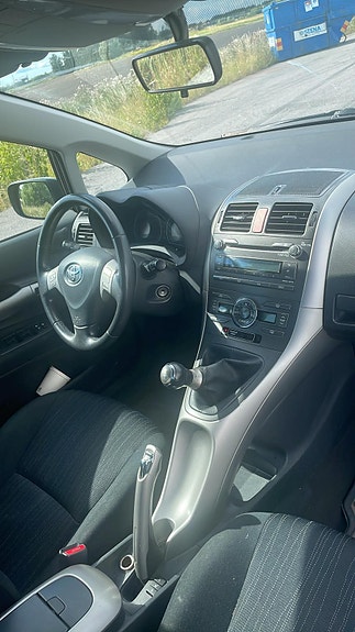 Toyota Auris 4 of 4