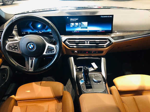 BMW i4 8 of 12