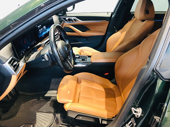BMW i4 7 of 12