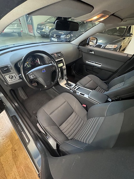 Volvo V50 6 of 19