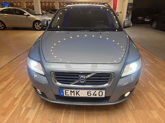 Volvo V50 4 of 5