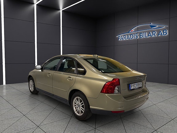 Volvo S40 3 of 5