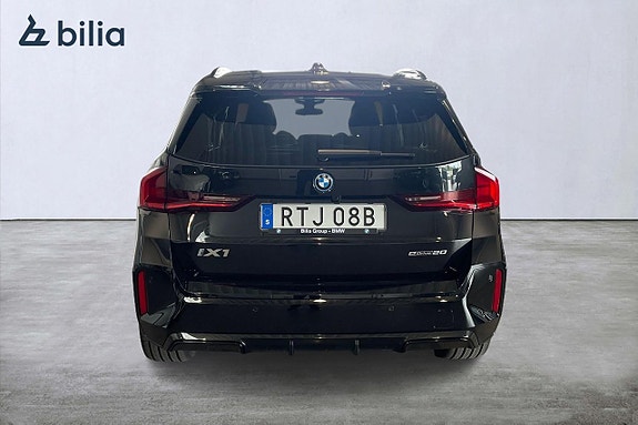 BMW X1 4 of 5