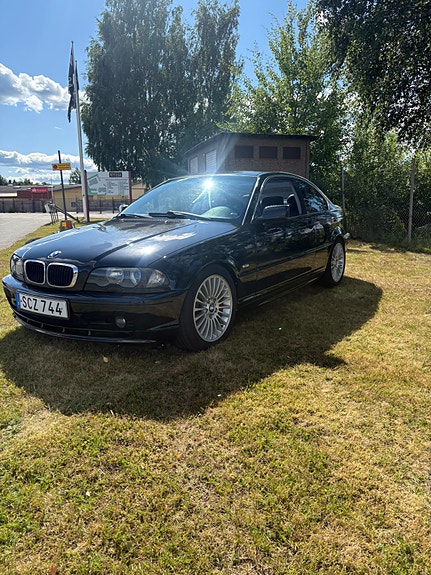 BMW 320Ci 2 of 5
