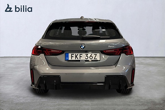 BMW 120 4 of 5