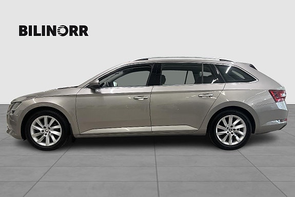 Skoda Superb 3 of 5