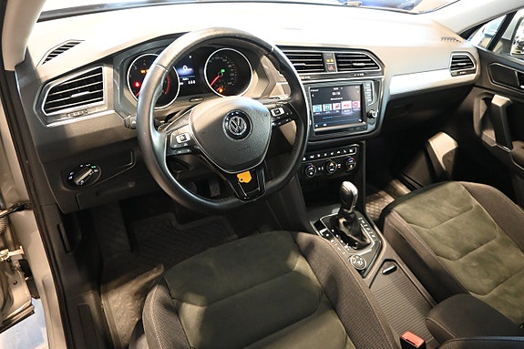 Volkswagen Tiguan 7 of 30