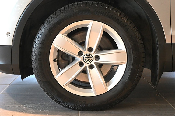 Volkswagen Tiguan 6 of 30