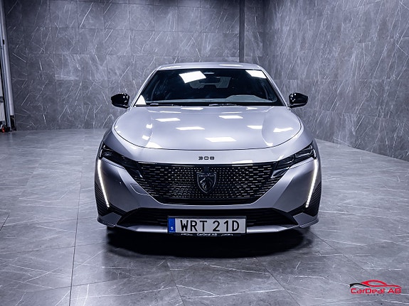 Peugeot 308 2 of 5