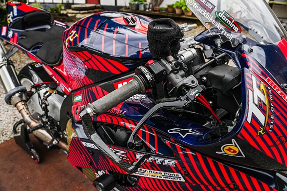 Yamaha YZF R6 5 of 10