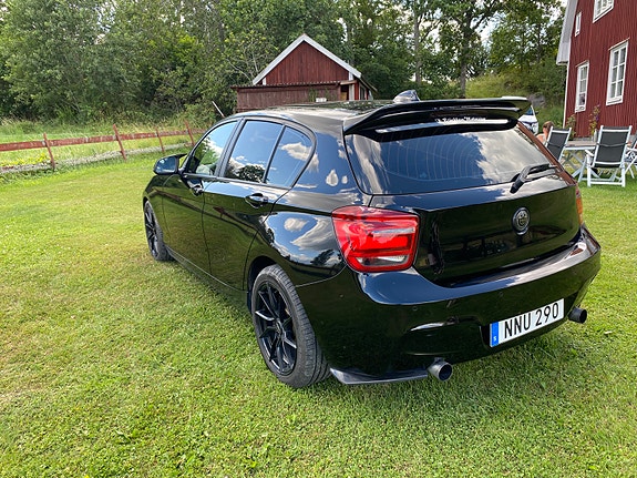 BMW 120d 3 of 13
