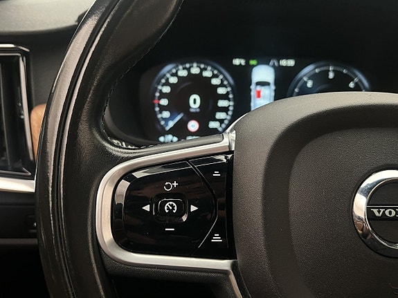 Volvo V90 16 of 30