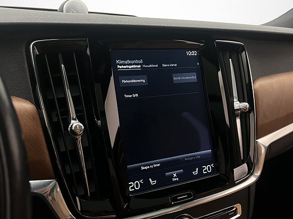 Volvo V90 26 of 30