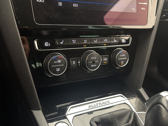 Volkswagen Passat Alltrack 19 of 30